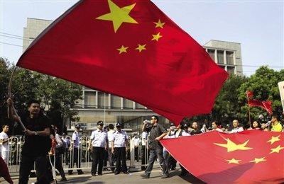 善恶终有报！63岁移居美国的吕丽萍，如今已活成了一个“笑话”